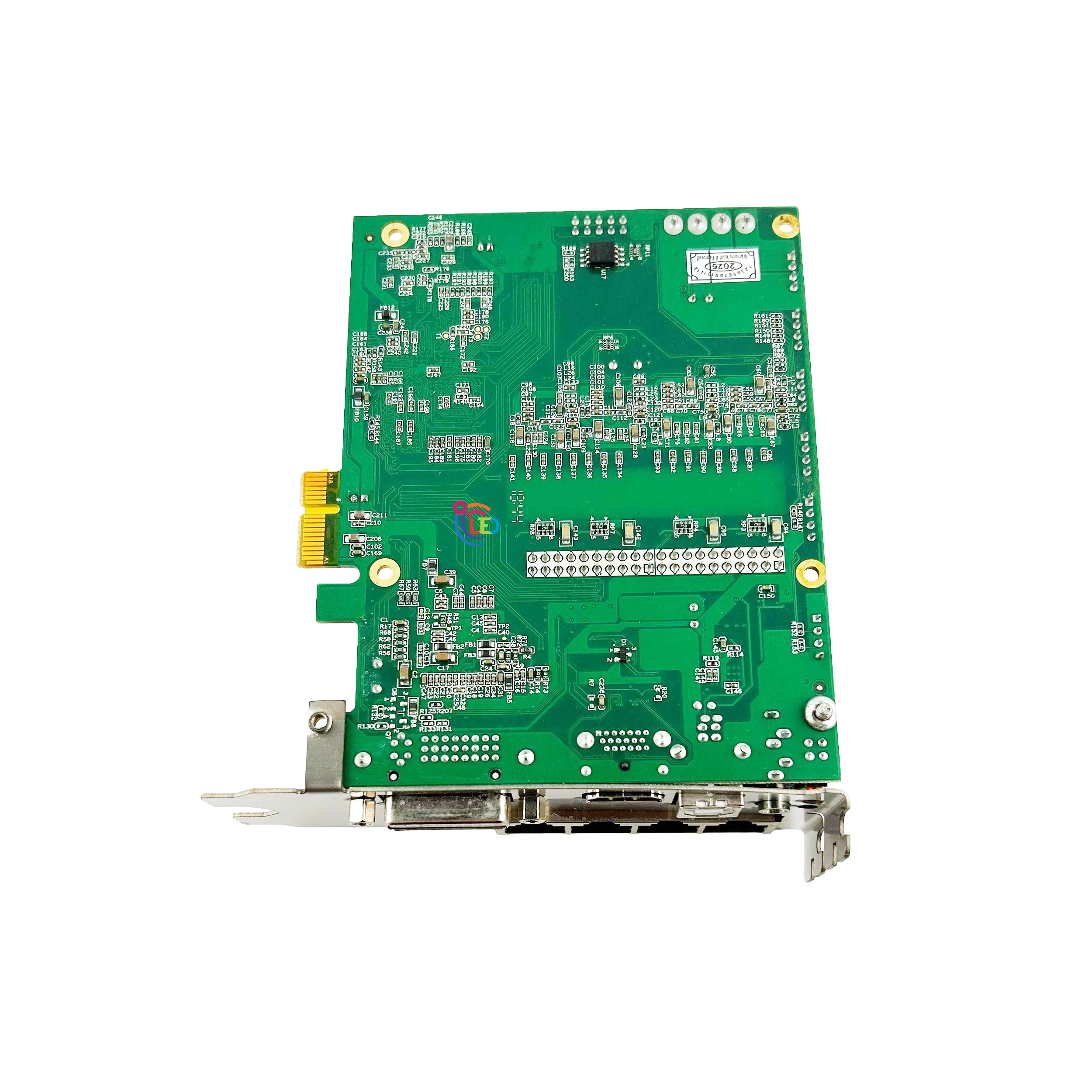 سندر کارت لینسن Linsn TS902 با 4 خروجی و پشتیبانی از 4K و 2.6 میلیون پیکسل